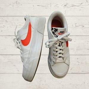 Women's- Nike Court Legancy Lift- Size 9